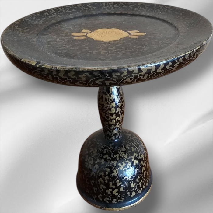 Round Vintage Shape Kokeshi Doll Display Stand