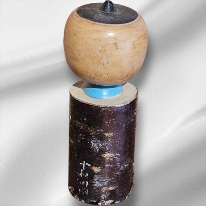 Pair of Small Vintage Japanese Kokeshi Dolls - Image 3